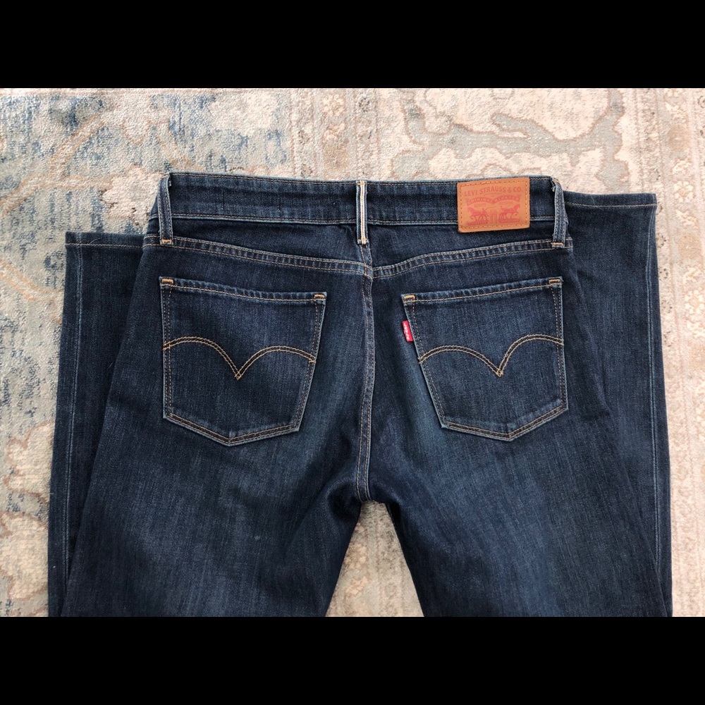 LIKE NEW Levi’s 711 Skinny Jeans - Premium Denim